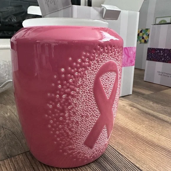 Scentsy Passion for Pink Warmer - Picture 6 of 6